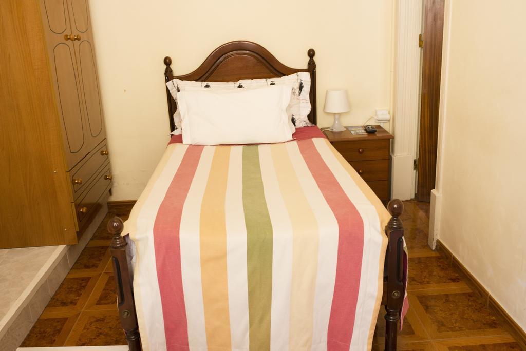 Residencial Valentina Hotel Lisbon Bilik gambar