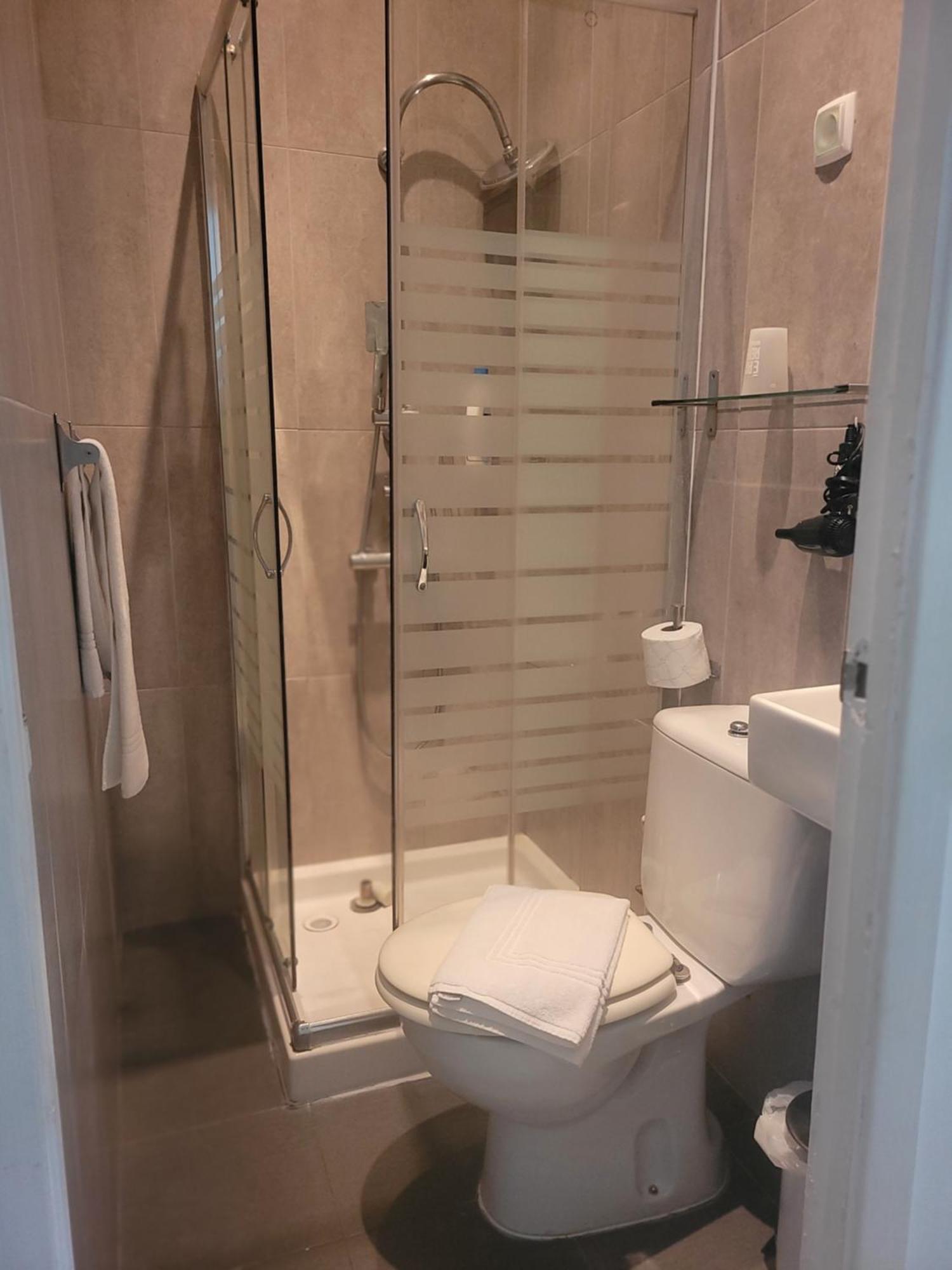 Residencial Valentina Hotel Lisbon Bilik gambar
