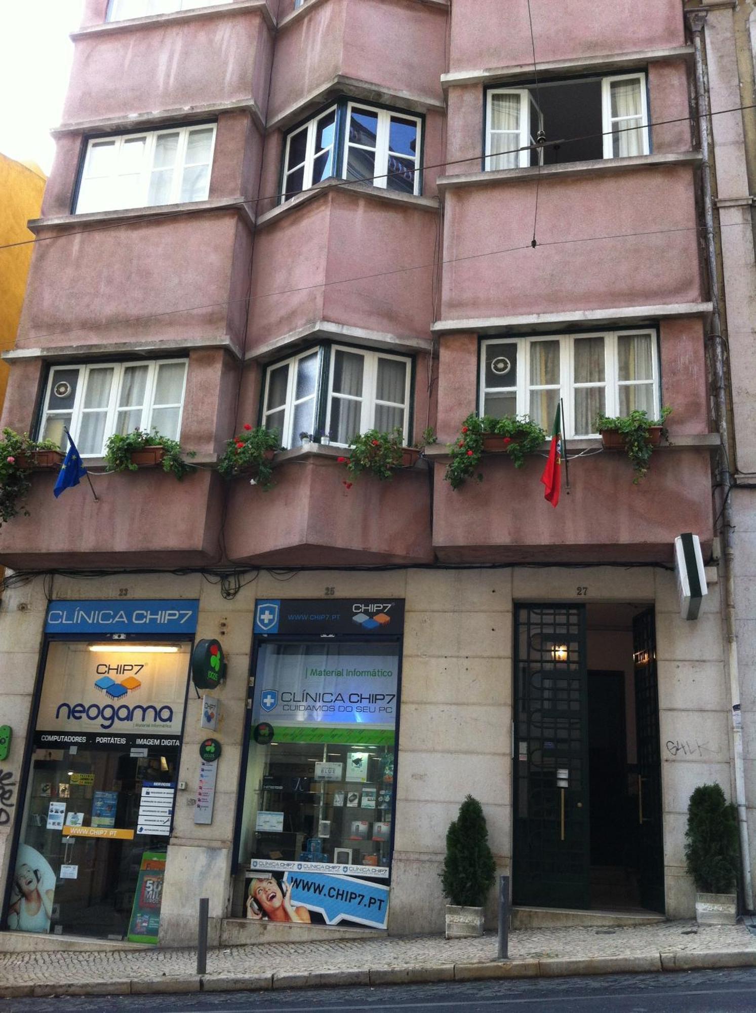 Residencial Valentina Hotel Lisbon Luaran gambar The headquarters of the party in Madrid